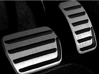 紧急情况的制动技巧