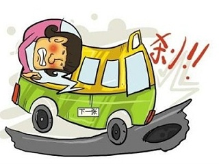 .防止“点头”制动技巧